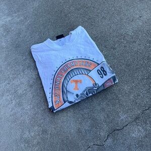 Vintage Pro Player Cropped University of Tennessee National Champions Shirt